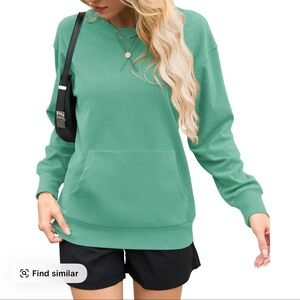 NWT Women's Green Sweatshirt